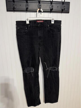 Arizona Men's 38x32 Black Distressed Ripped Knee Jeans